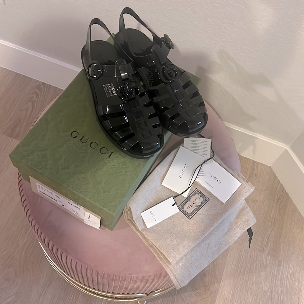 Authentic! Gucci rubber fisherman sandals
